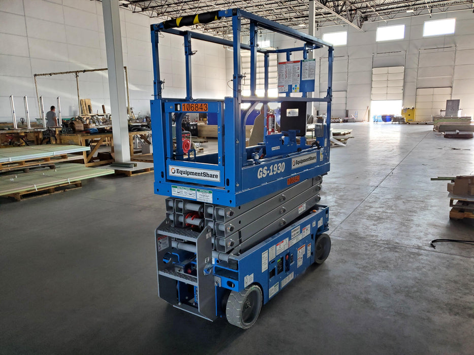 2020 Genie GS-1930 Solid Non Marking Tires, Beacon, Folding rails with half height swing gate, 800W Inverter