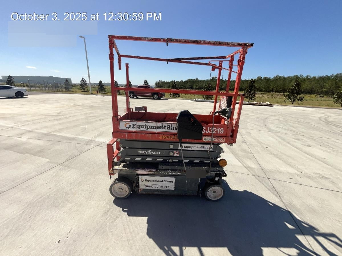 2021 SKYJACK SJ3219