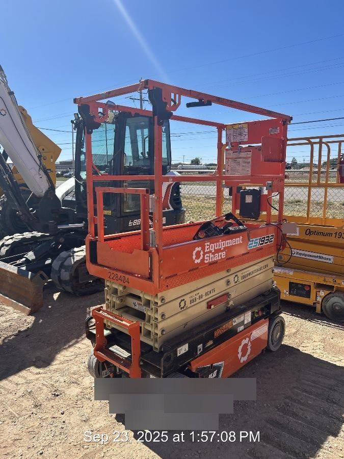 2022 JLG ES1932