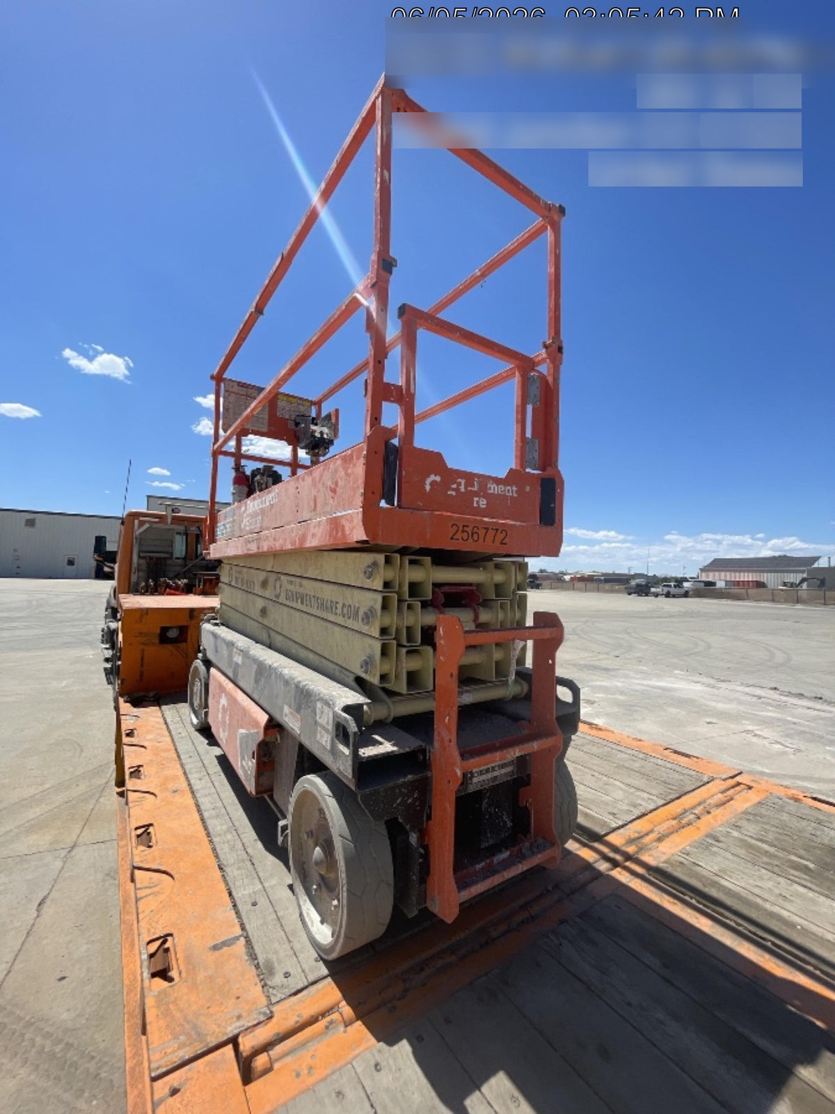 2022 JLG ES2632