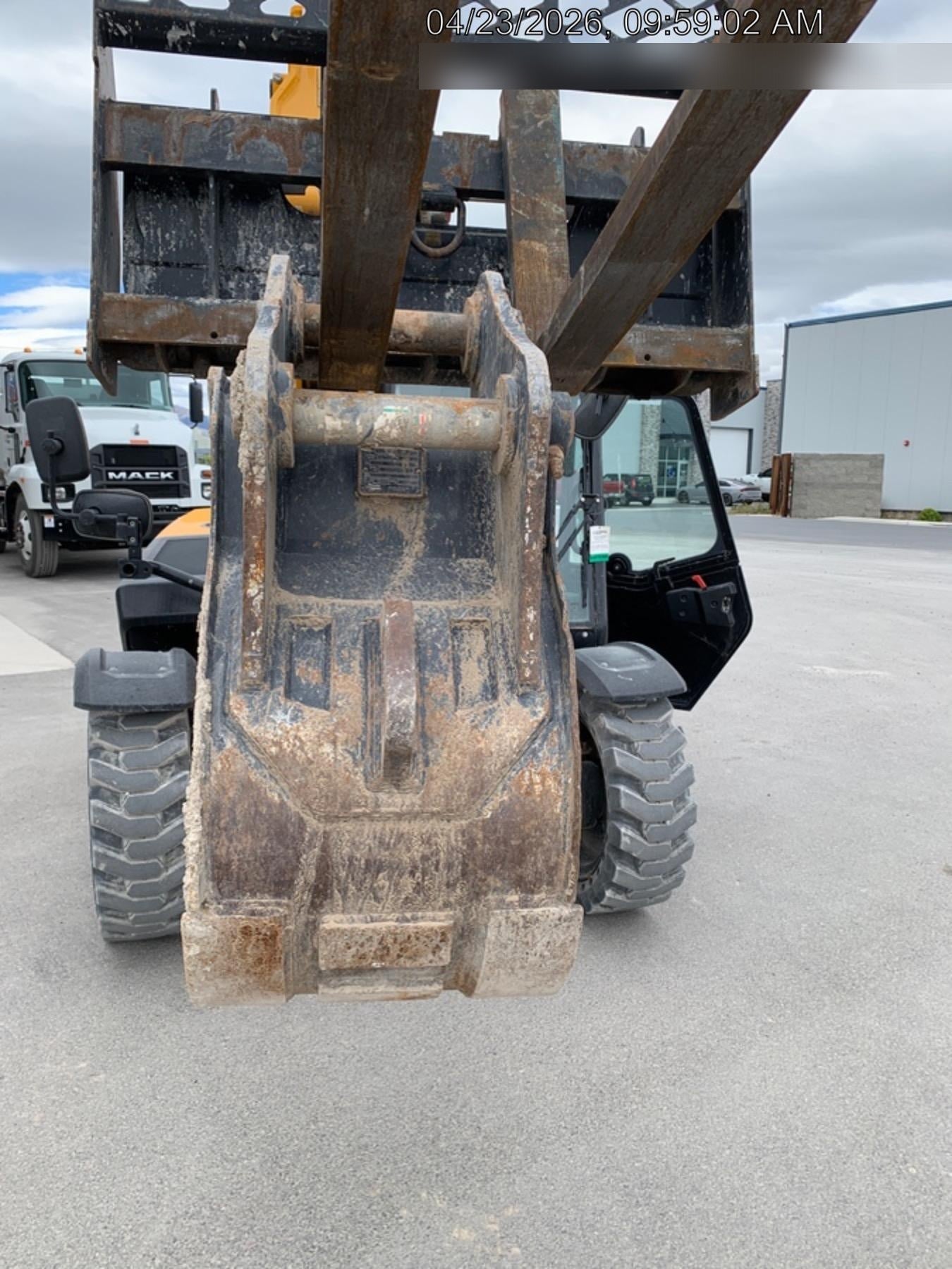 2020 DOOSAN 24" Bucket-Doosan