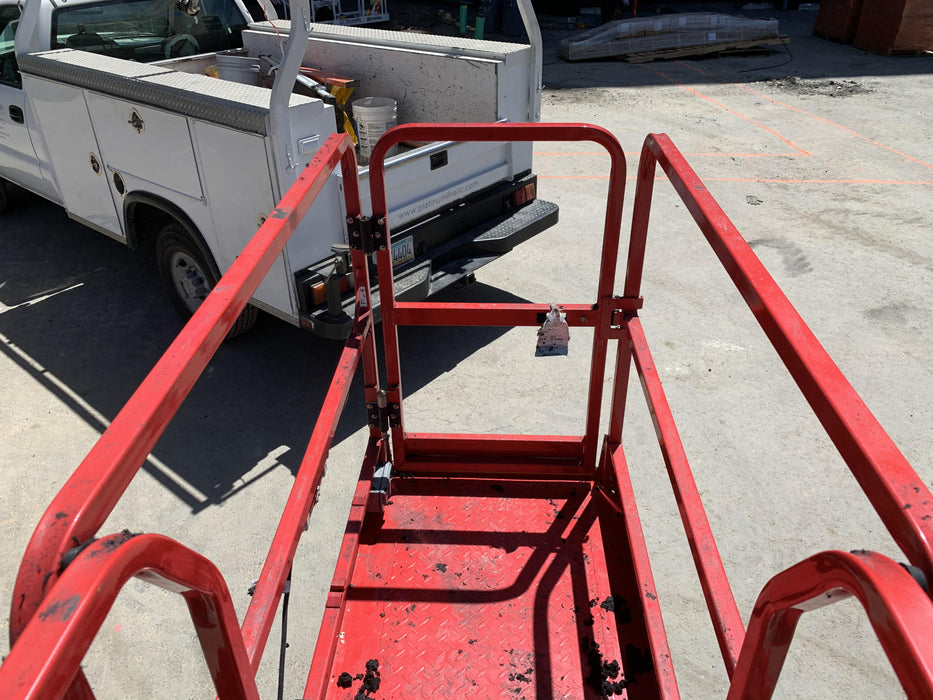 2020 MEC 1330SE Solid NM Tires, Steel Swing out Doors, LCS, Beacon, 900W Inverter