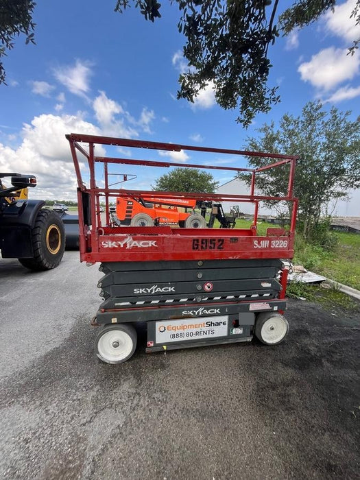 2018 Skyjack SJIII-3226 Skyjack SJIII3226 Scissor Lift w/Trojan Batteries