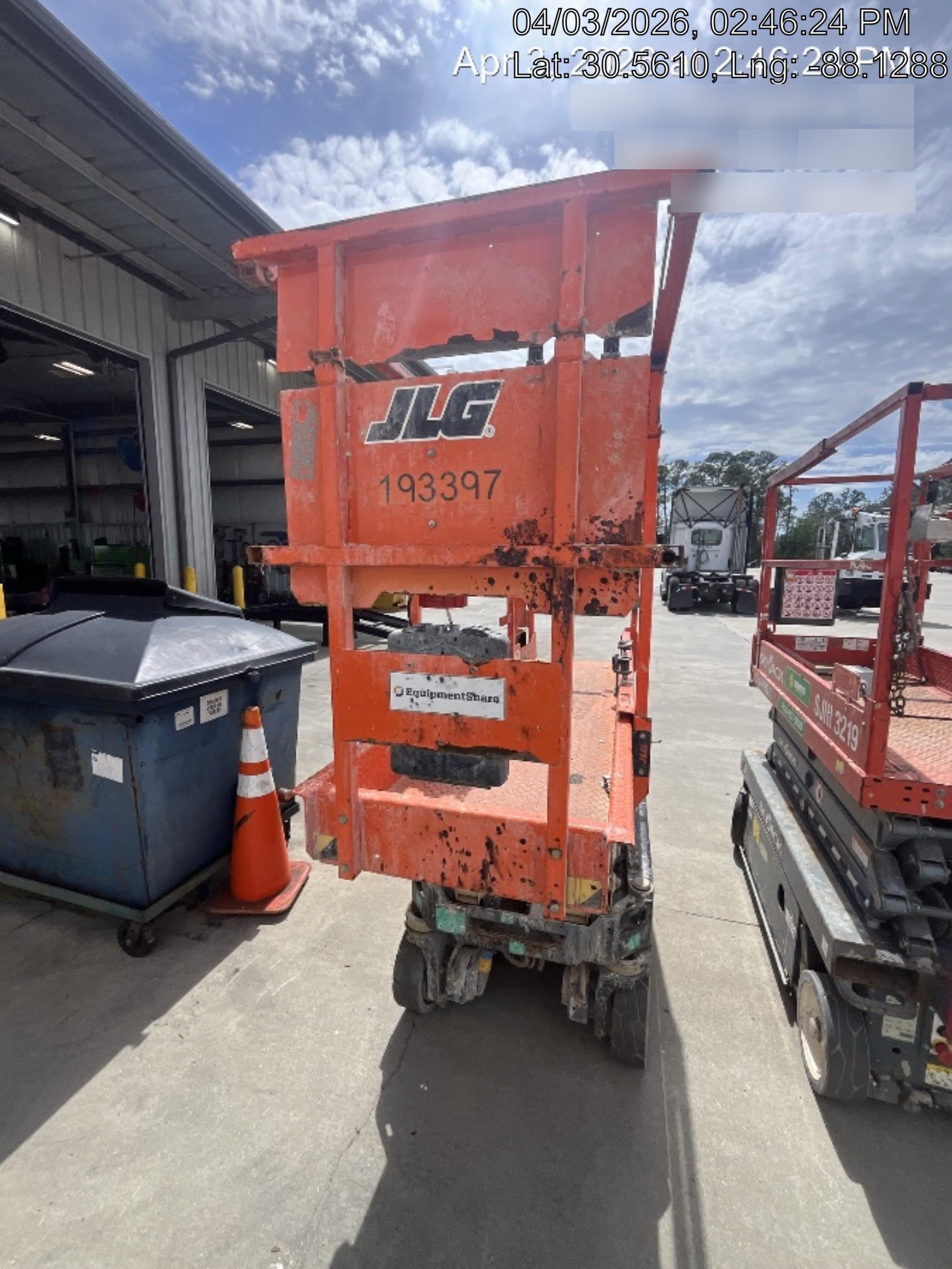 2021 JLG ES1932