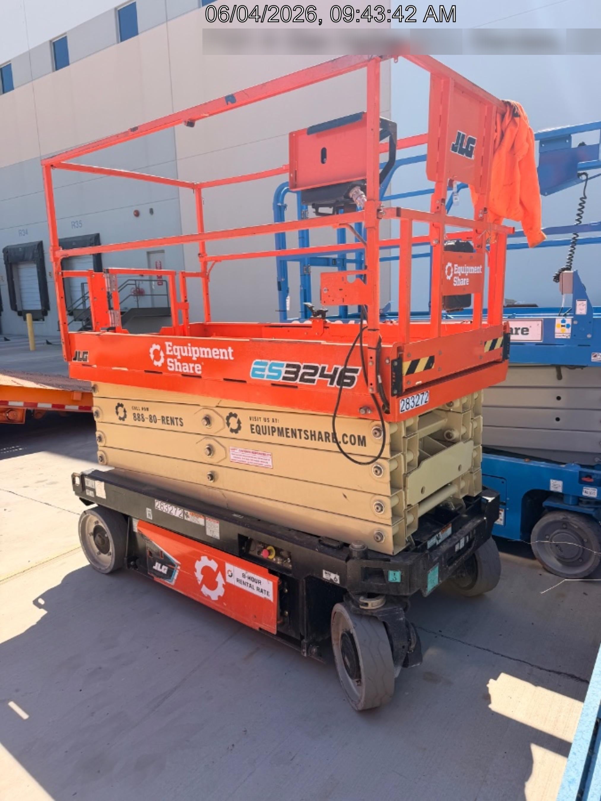 2022 JLG ES3246