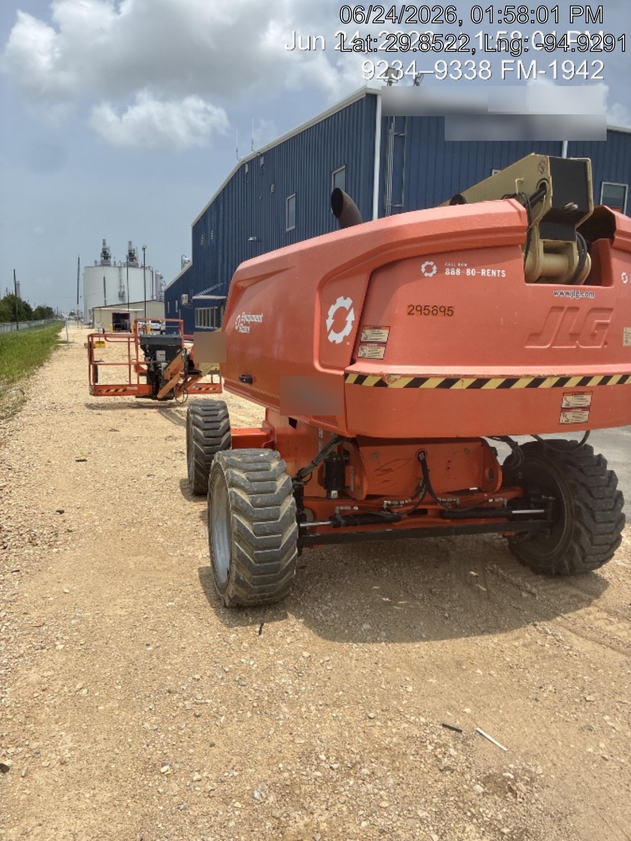 2023 JLG 660SJ