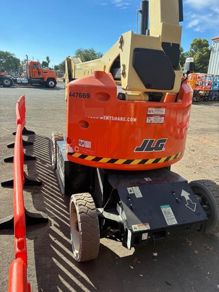 2024 JLG E400AJP Narrow