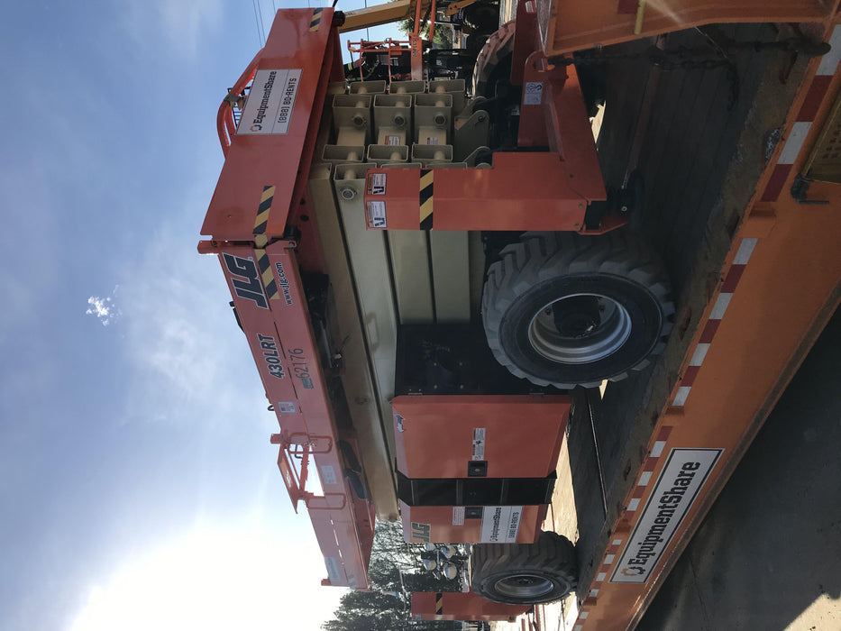 2020 JLG 430LRT