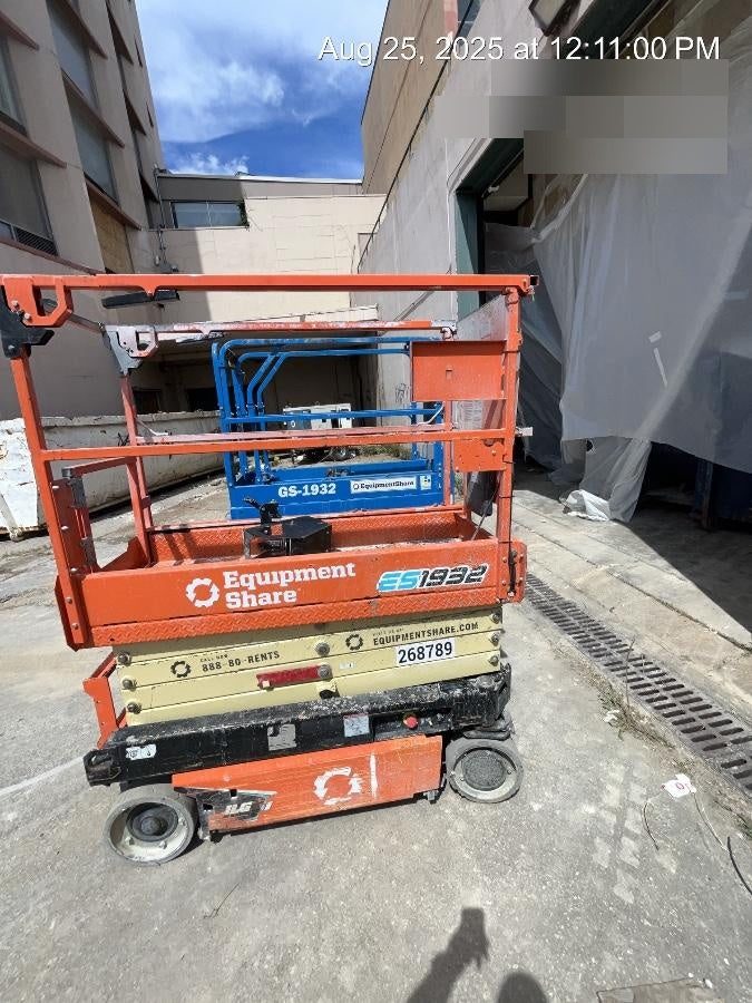 2022 JLG ES1932