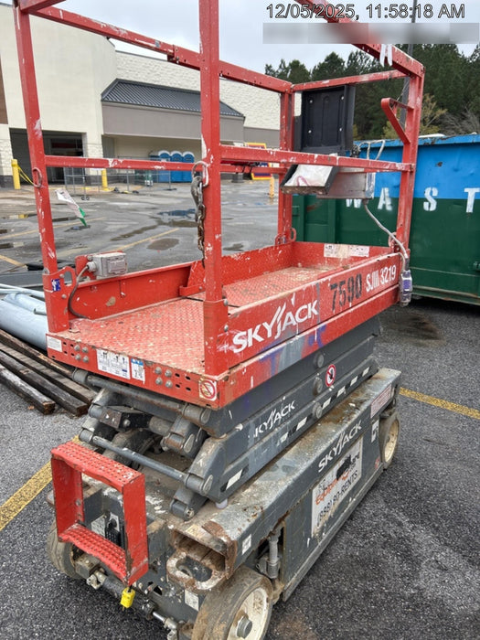 2018 Skyjack SJIII-3219 Skyjack SJIII3219 Scissor Lift w/Trojan Batteries