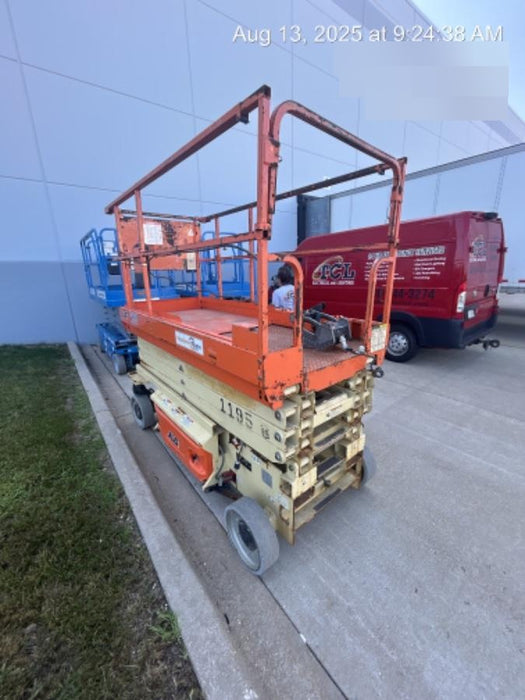 2016 JLG 3246ES