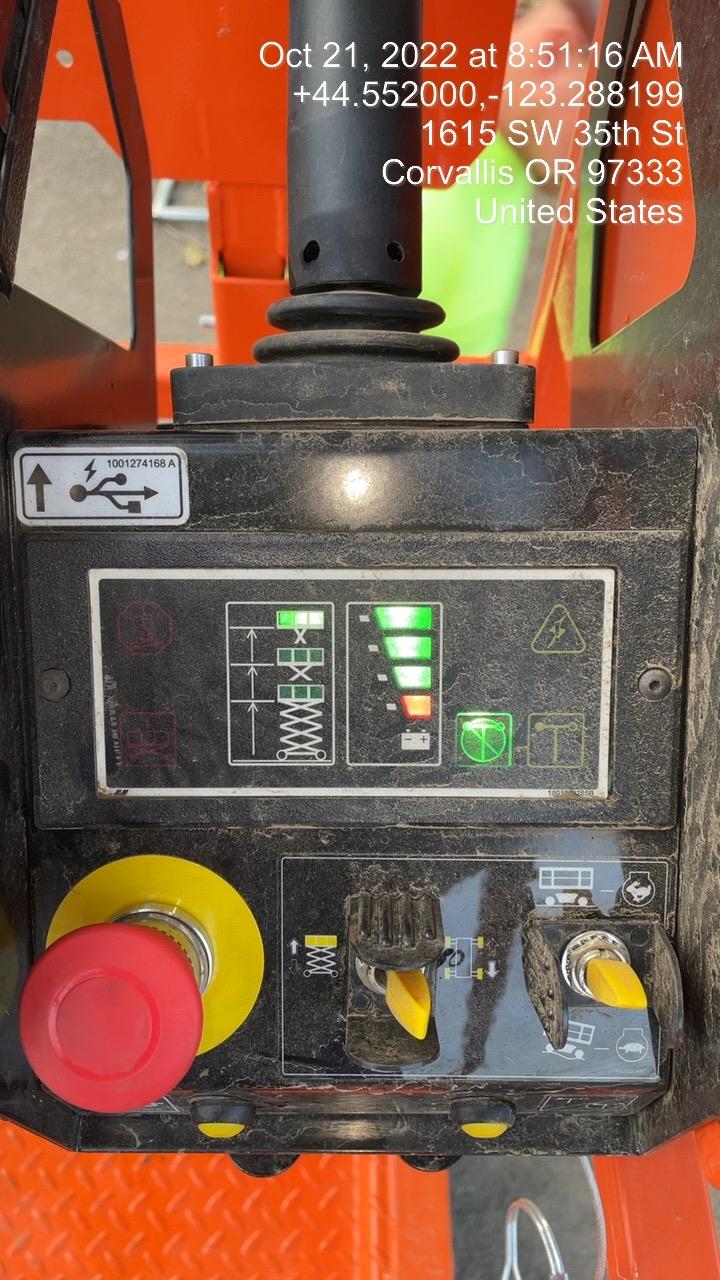 2022 JLG ES2632