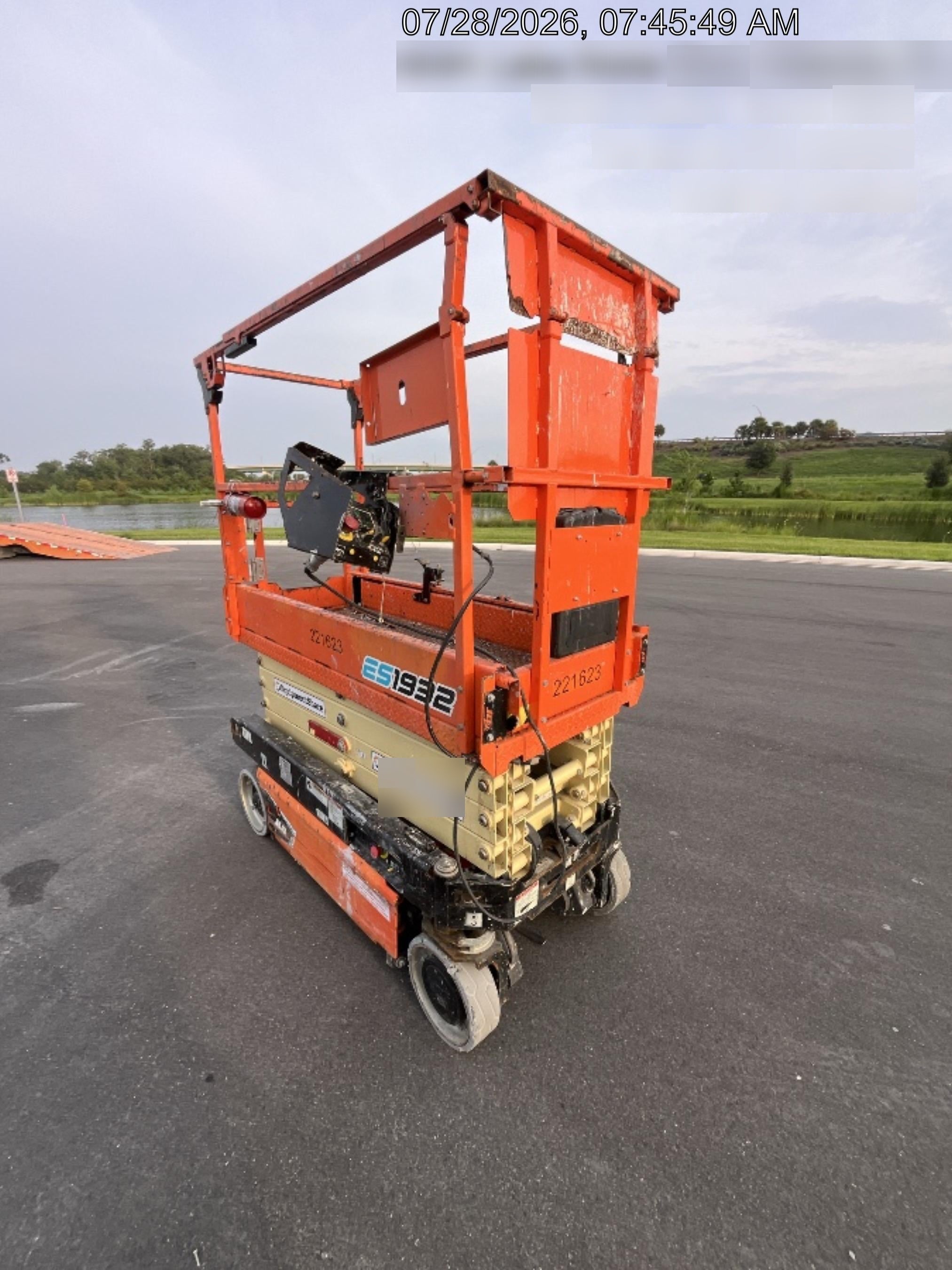 2022 JLG ES1932