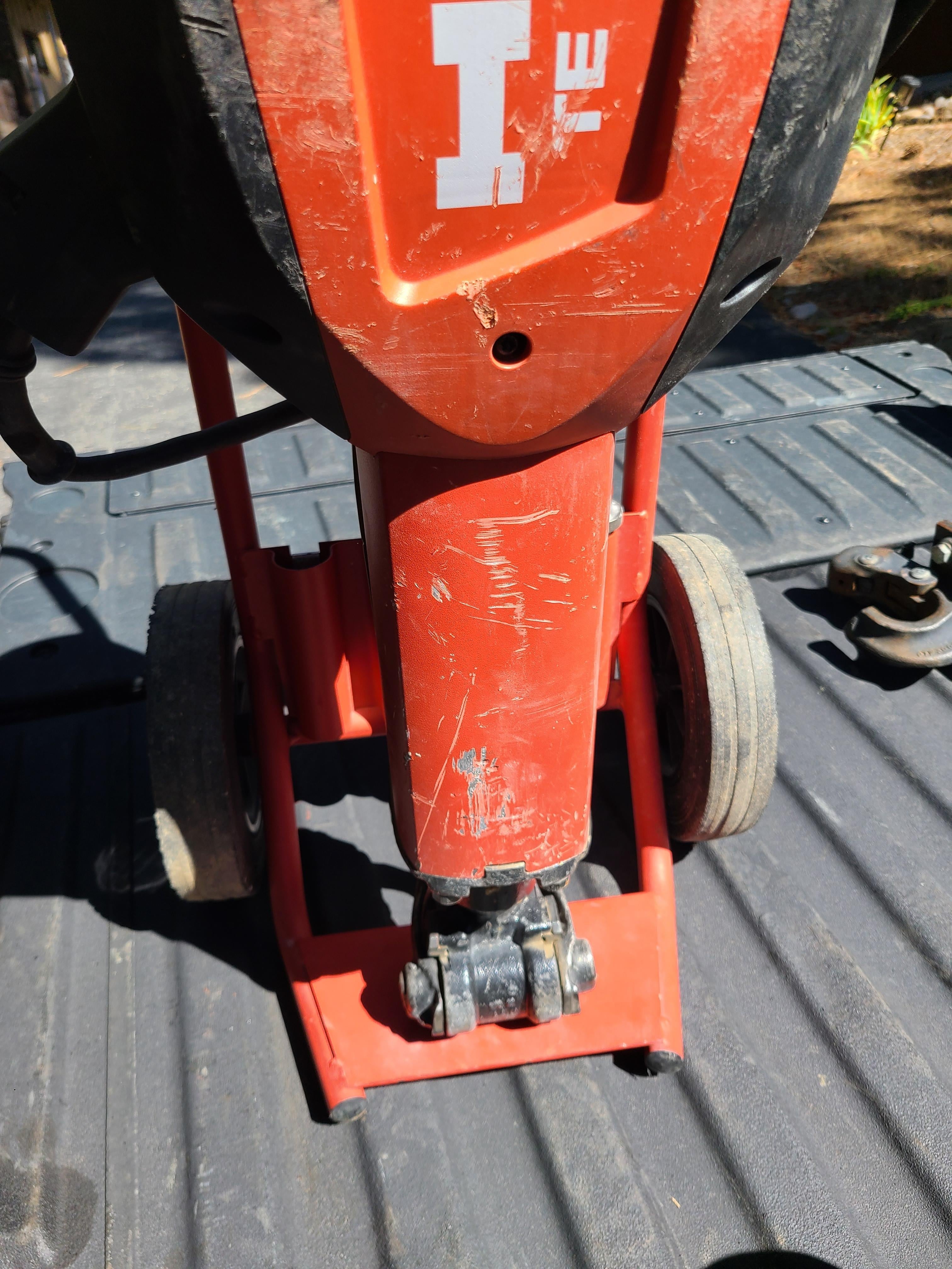 2020 HILTI TE 3000-AVR