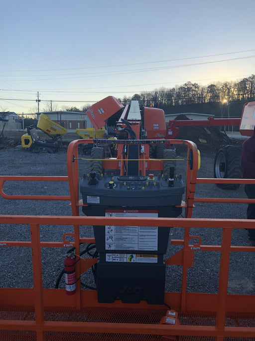 2019 JLG 660SJ