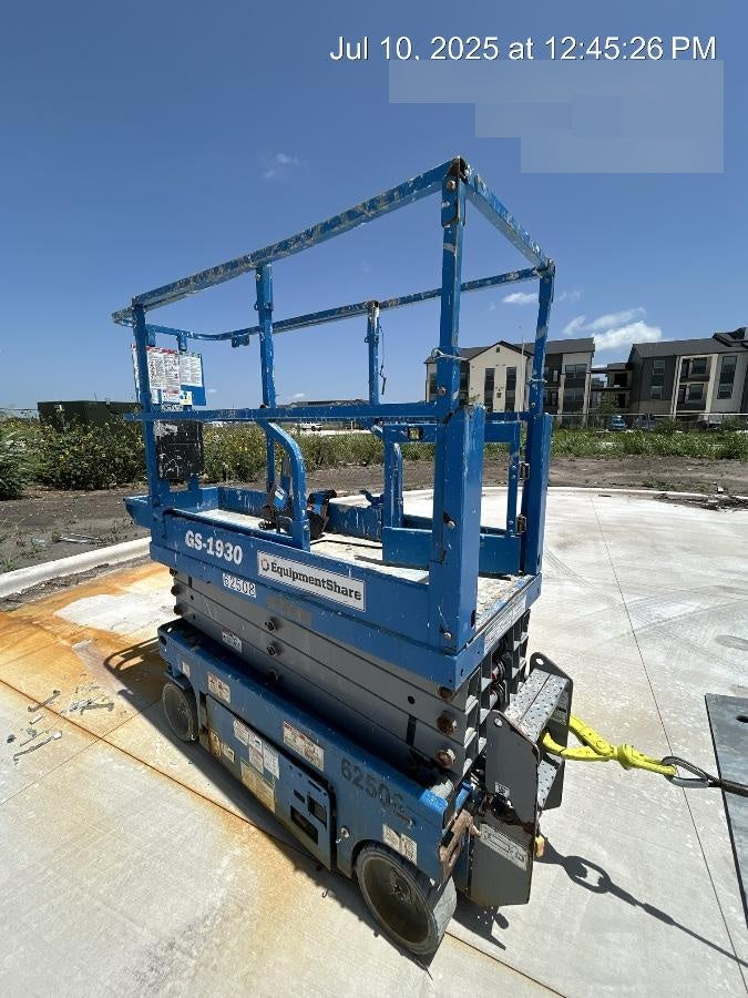 2020 Genie GS-1930 Solid Non Marking Tires, Beacon, Folding rails with half height swing gate