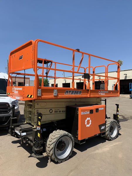 2022 JLG RT3369