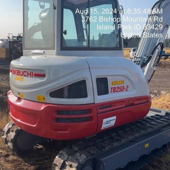 2024 TAKEUCHI TB250-2CR