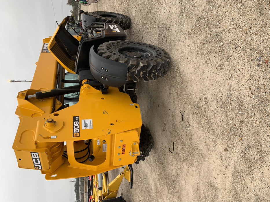 2020 JCB 509-42 Cab/Heat/Air, Solid Tires, Work Lights, Beacon, Aux Hydraulics, Back up Alarm, Lifting Eye, ES Decals