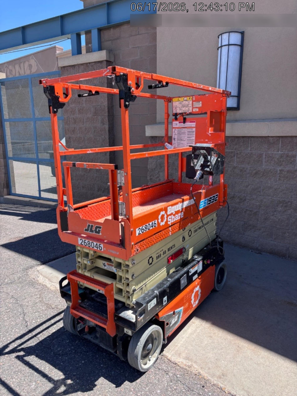 2022 JLG ES1932