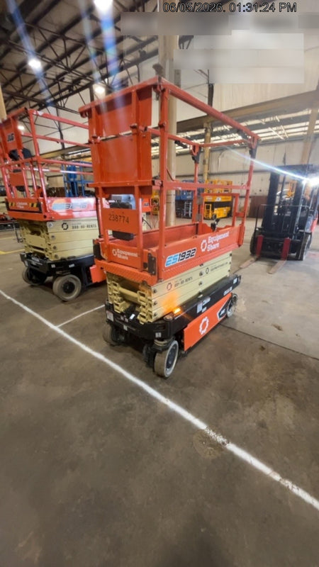 2022 JLG ES1932