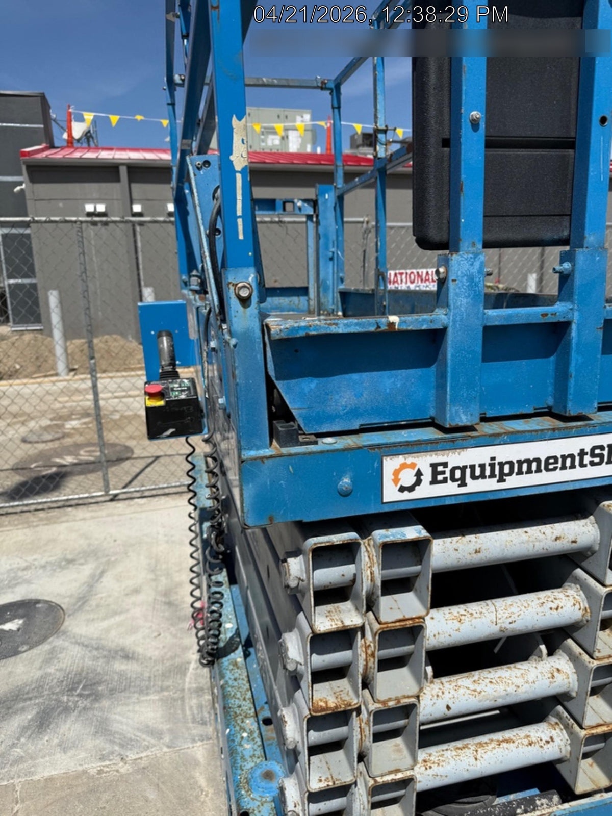 2016 Genie GS-3232 32' Narrow Scissor Lift