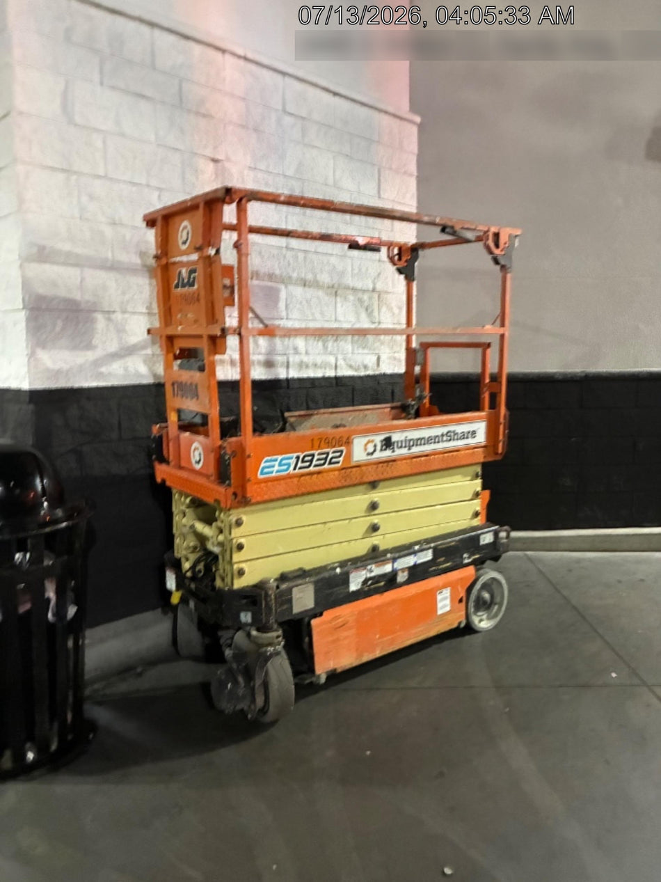 2021 JLG ES1932