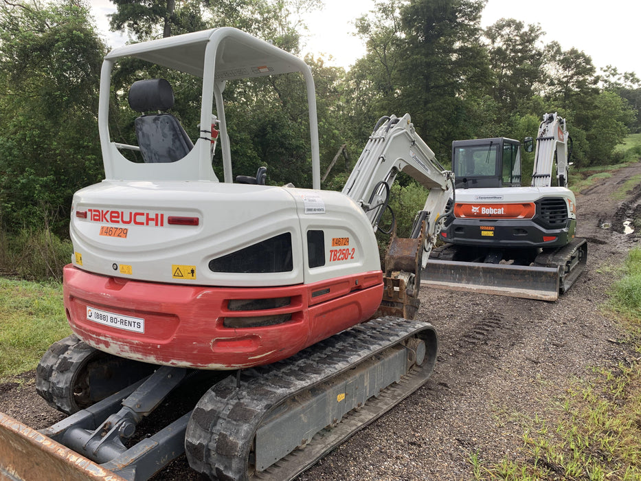 2021 TAKEUCHI TB250-2