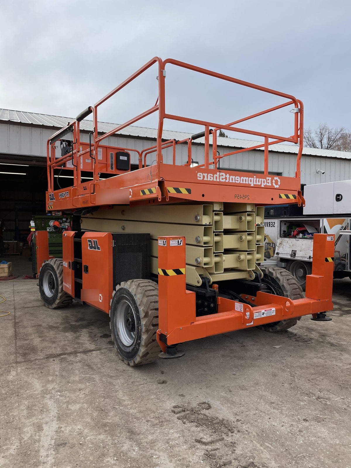 2023 JLG RT4394