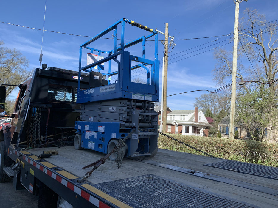 2020 Genie GS-1930 Solid Non Marking Tires, Beacon, Folding rails with half height swing gate, 800W Inverter