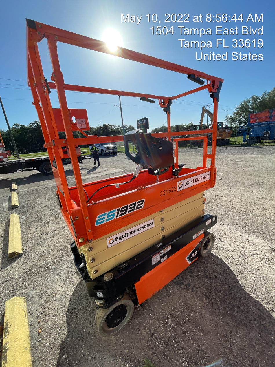 2022 JLG ES1932