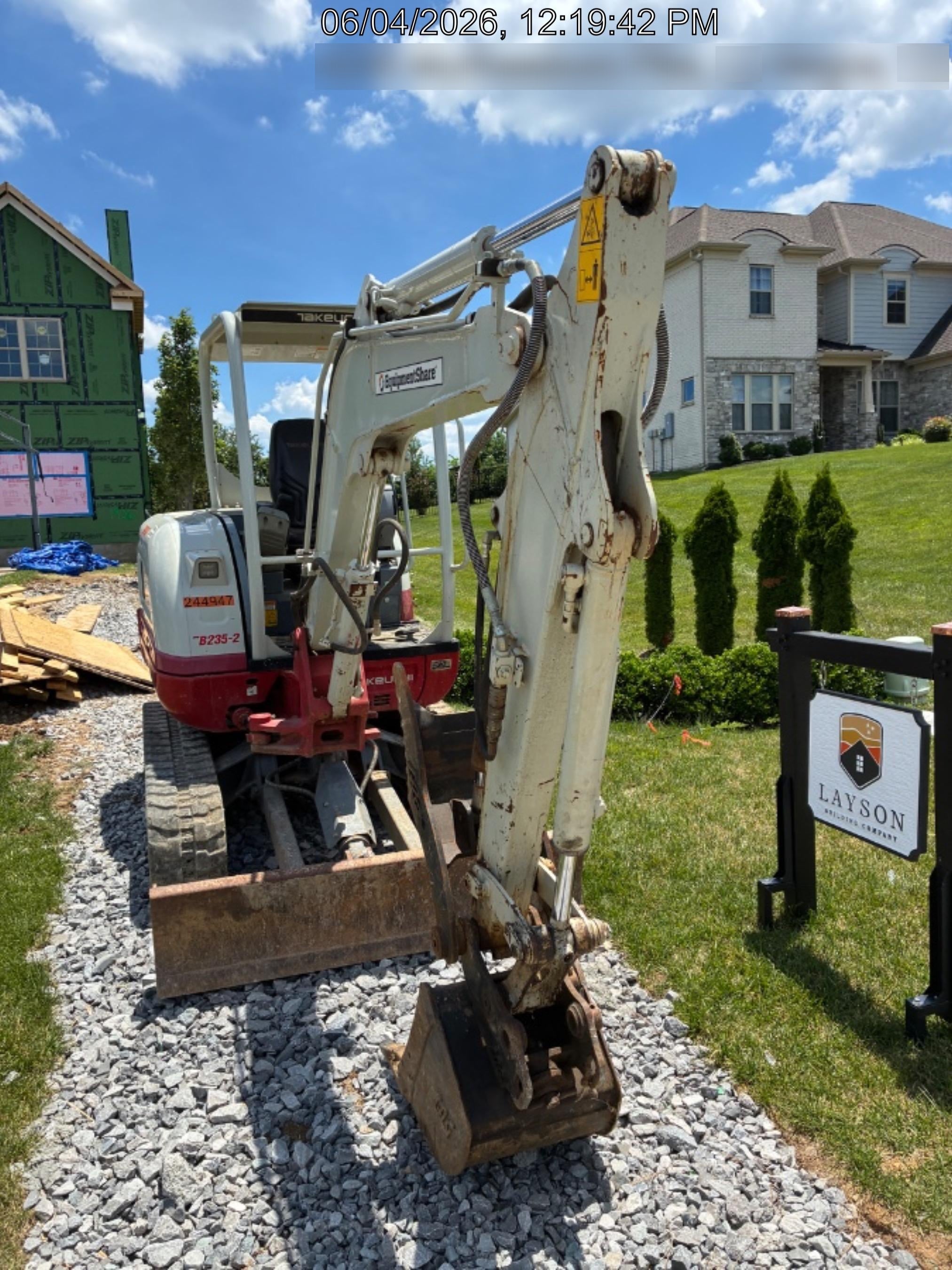 2022 TAKEUCHI TB235-2R
