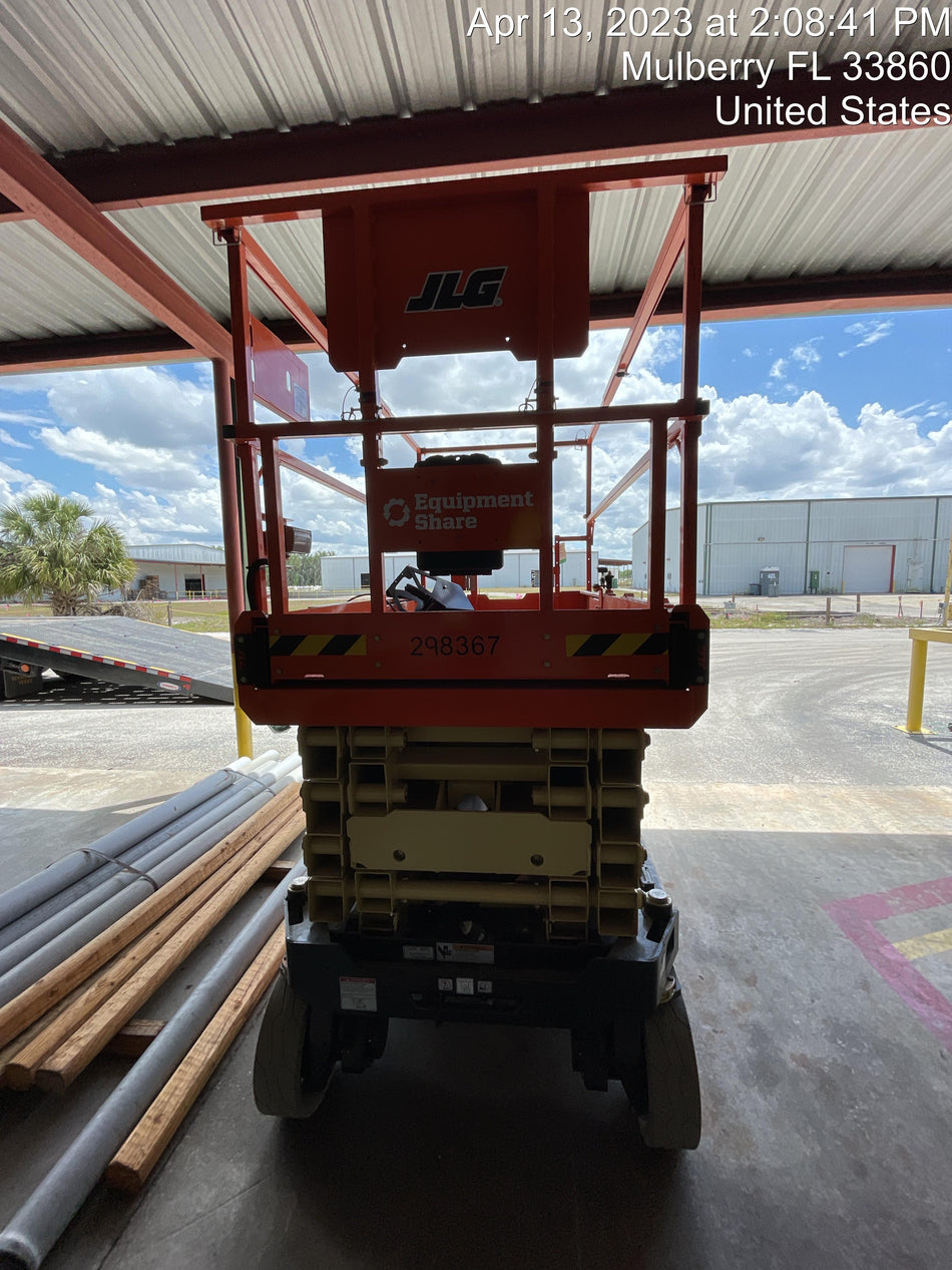 2023 JLG ES3246