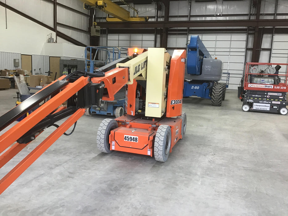 2019 JLG E300AJP
