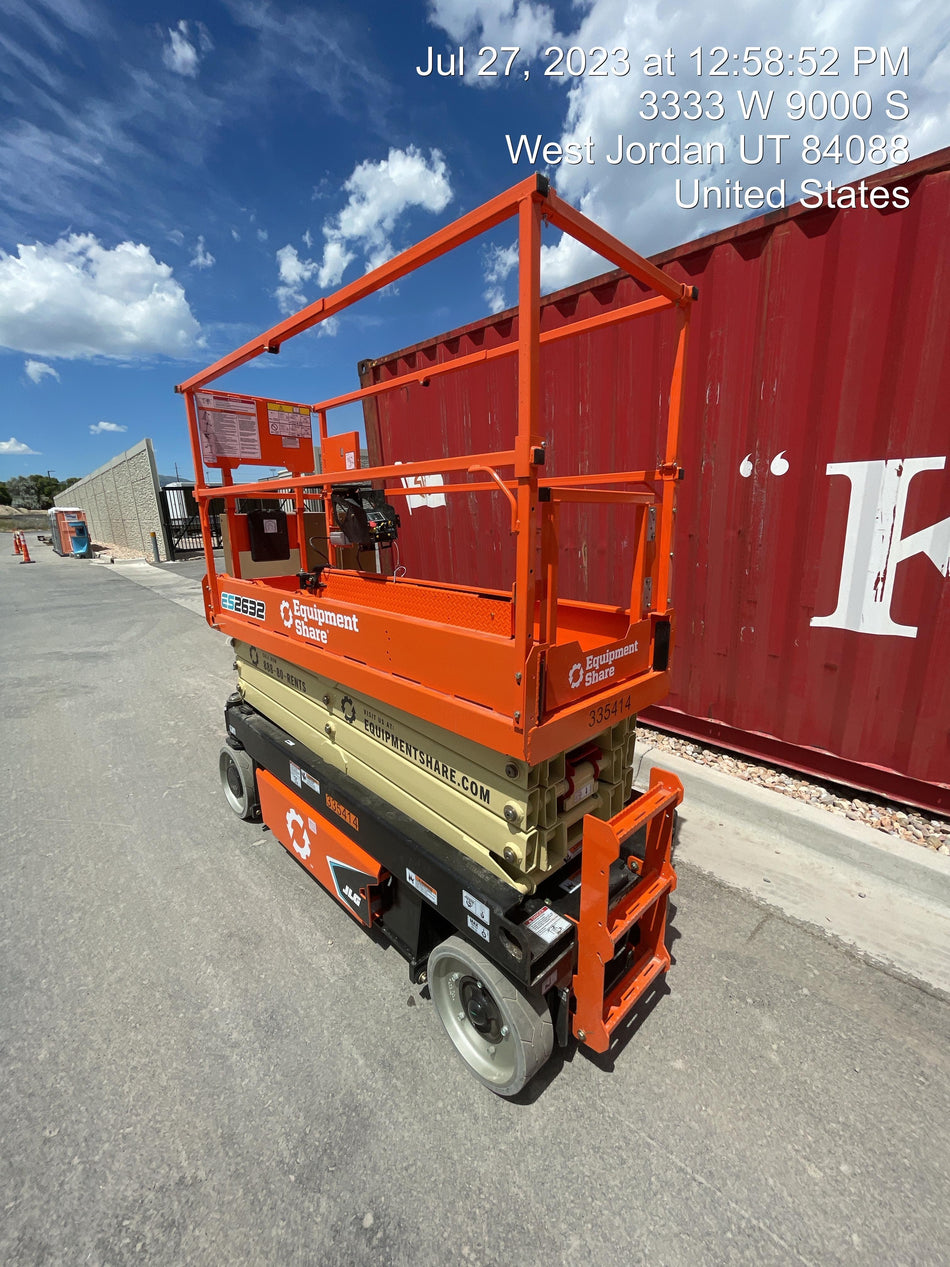 2023 JLG ES2632