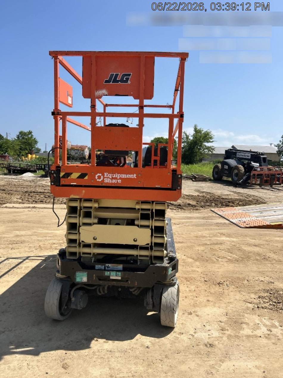 2023 JLG ES3246