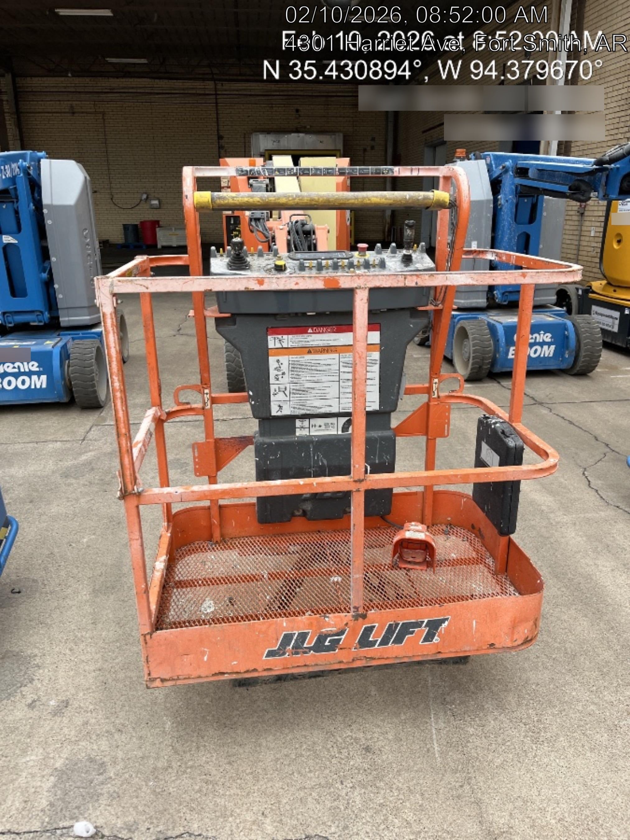 2019 JLG E300AJP