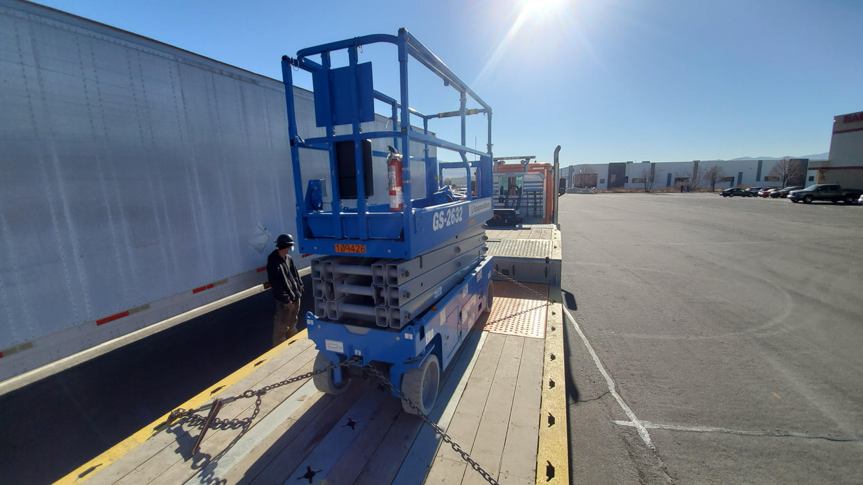 2020 Genie GS-2632 Solid NM Tires, Folding Rails with Half-Height Swing Gate, Beacon