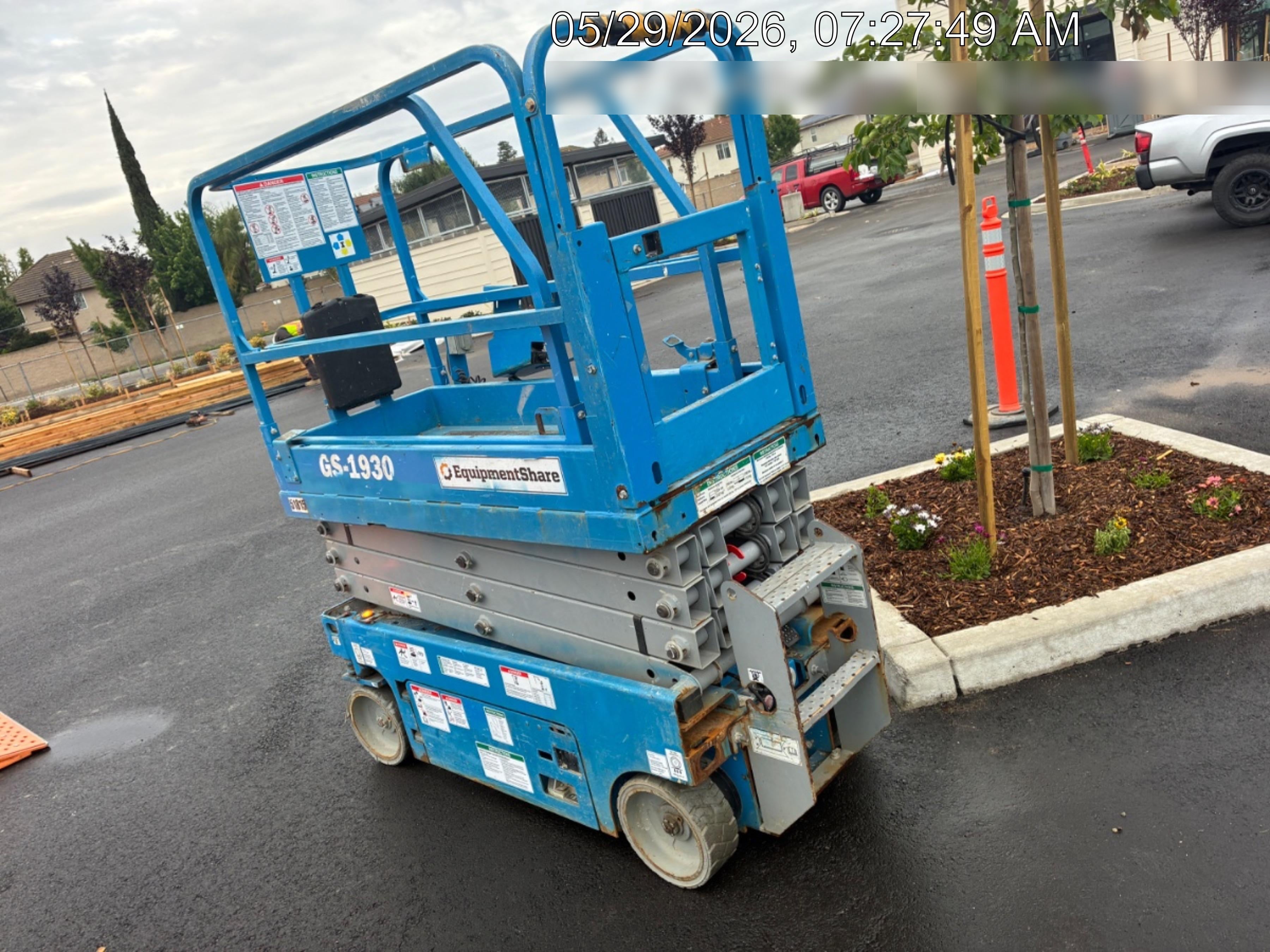 2019 Genie GS-1930 Half Height Swing Gate, 800W Inverter