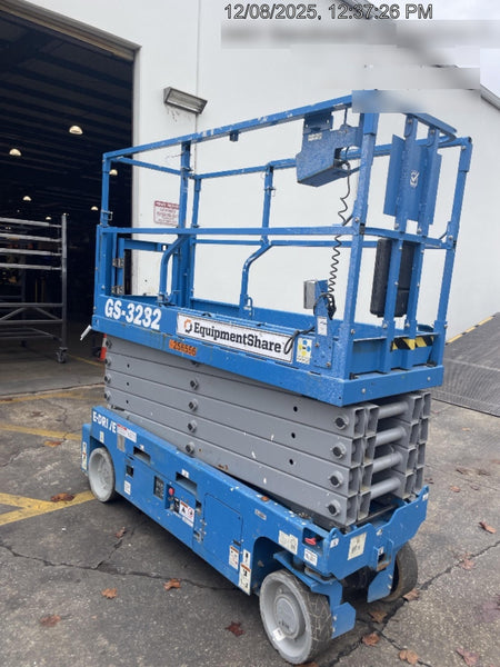 2022 GENIE GS-3232