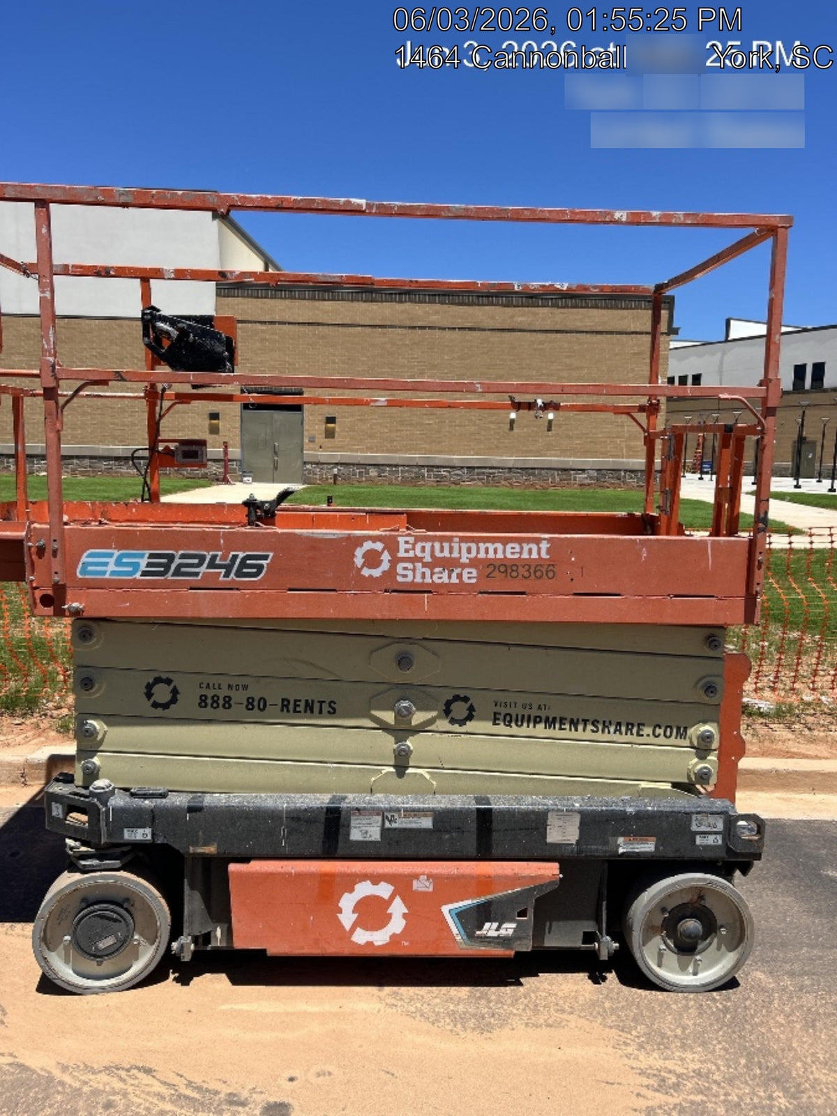 2023 JLG ES3246