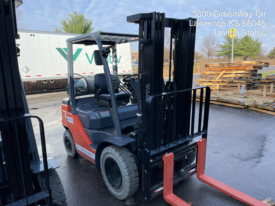 2022 TOYOTA 50-8FGU25