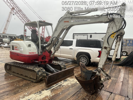 2021 TAKEUCHI TB250-2