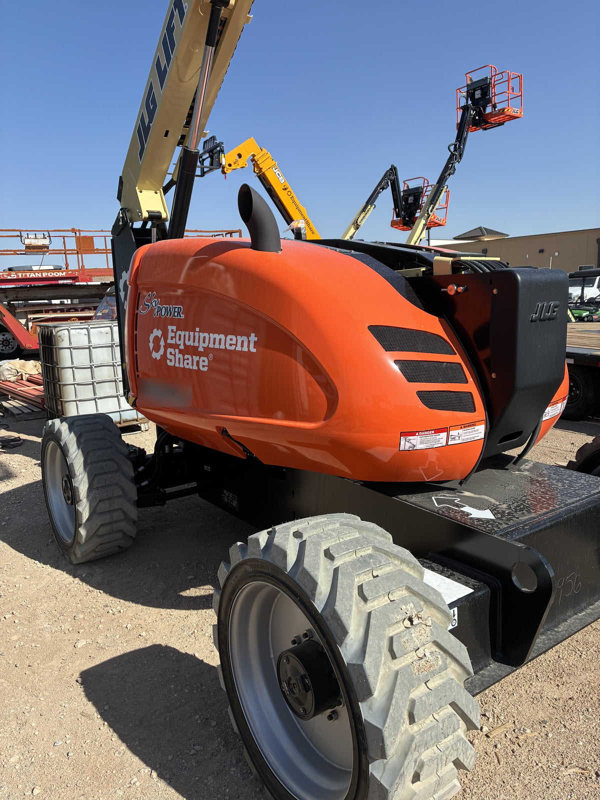 2026 JLG 600AJ