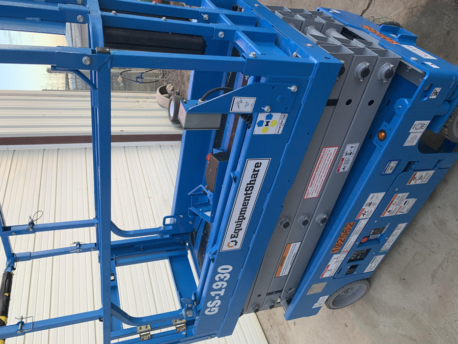 2020 Genie GS-1930 Solid Non Marking Tires, Beacon, Folding rails with half height swing gate, 800W Inverter