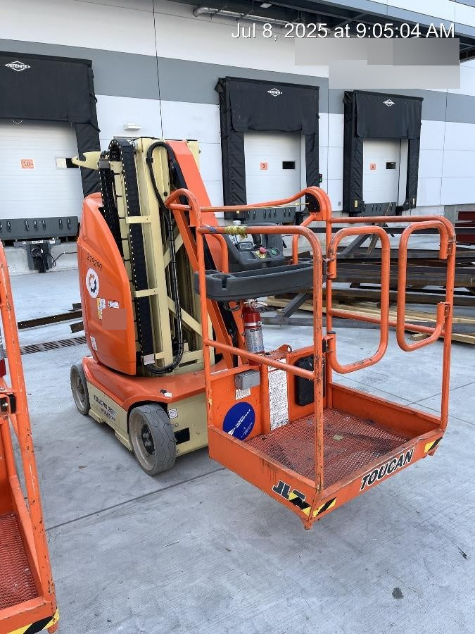 2022 JLG 26E