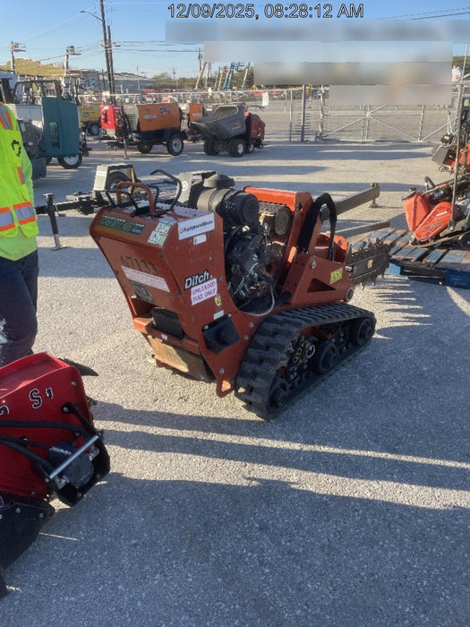 2020 DITCH WITCH C24XA