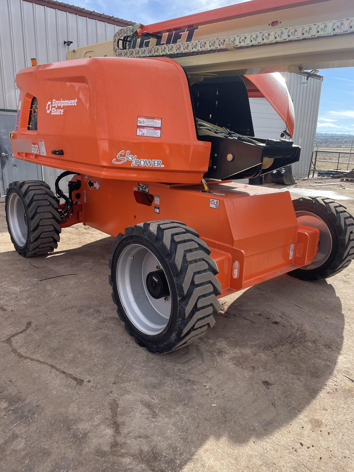 2022 JLG 660SJ
