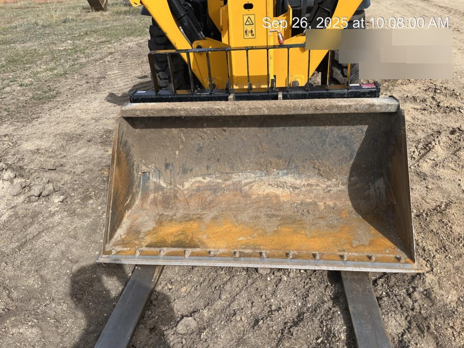 2016 SKYTRAK 70" Bucket, Telehandler 6k-7k