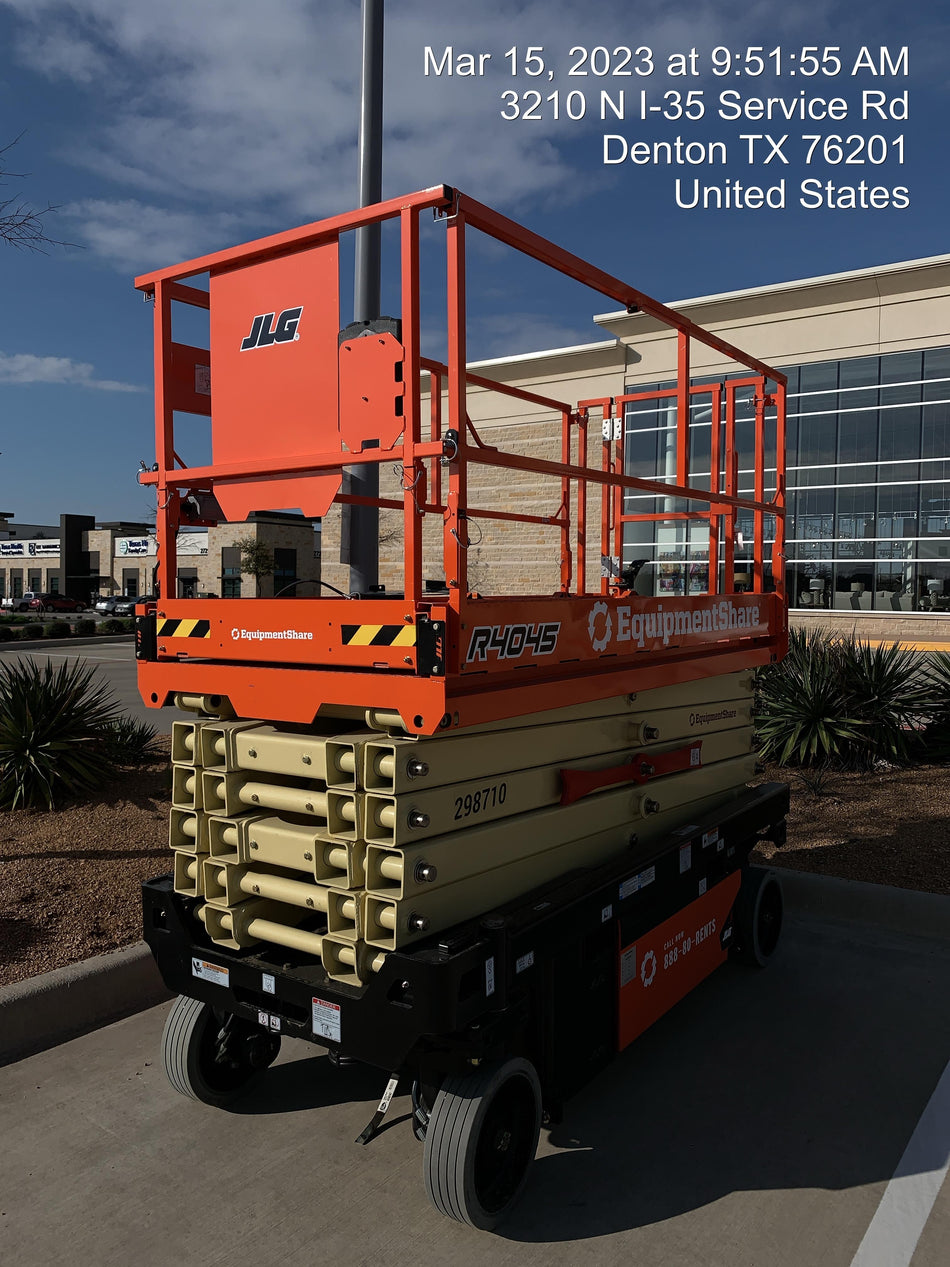2023 JLG R4045